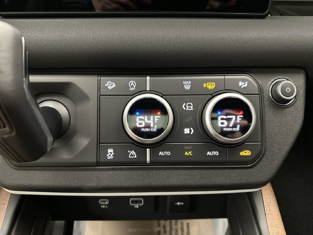 Used 2023 Eiger Gray Metallic Land Rover S image 8