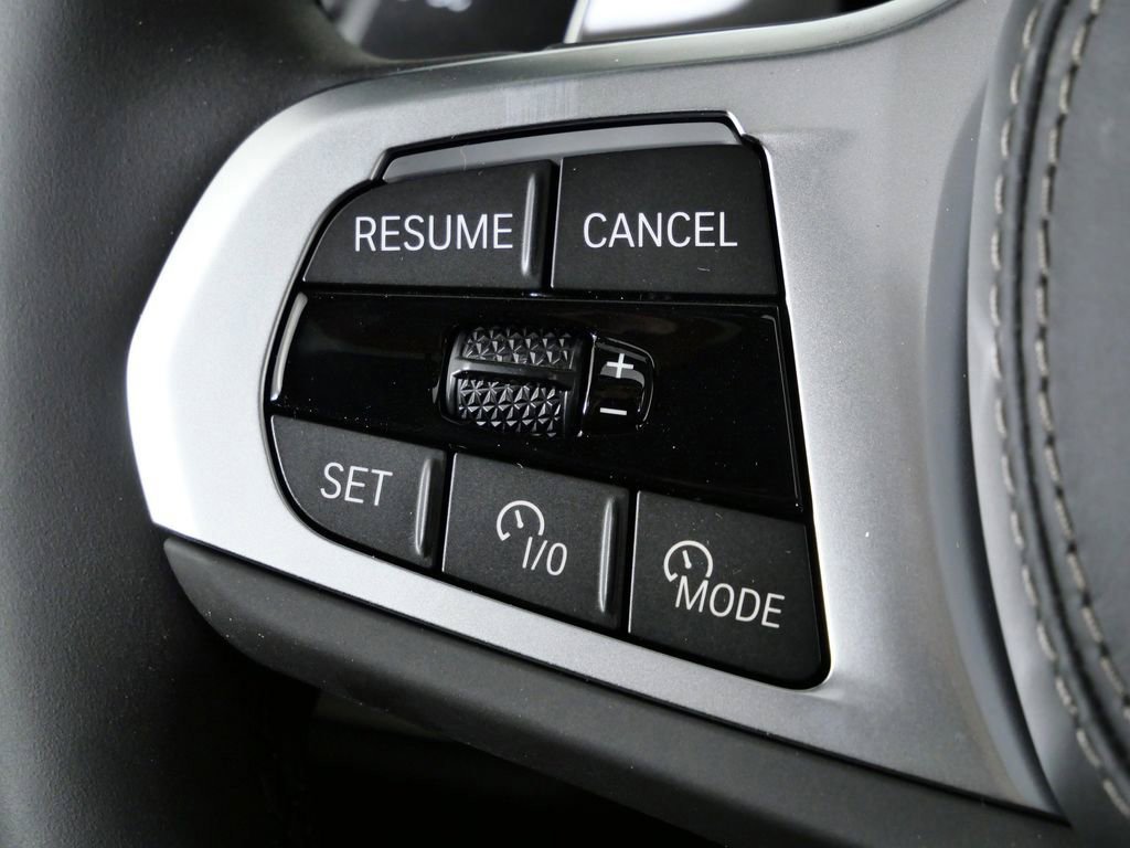 Used 2026 Skyscraper Grey Metallic BMW xDrive40i image 43