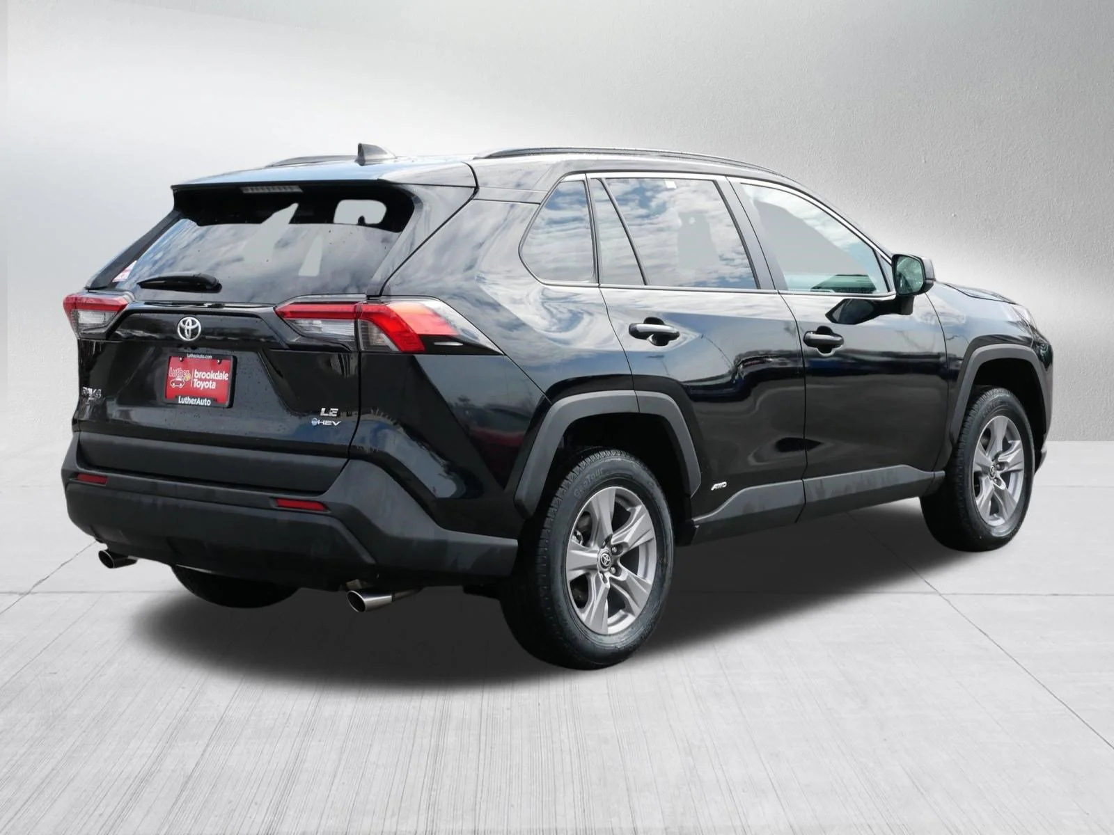2025 Toyota RAV4 LE - Photo 7