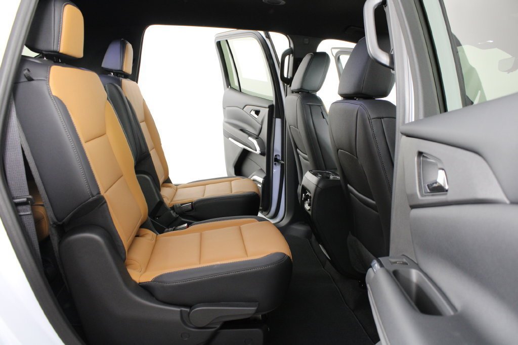 2027 Chevrolet Traverse Z71 - Photo 14