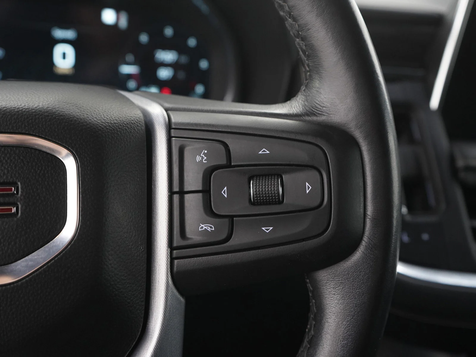2022 GMC Yukon SLT - Photo 29