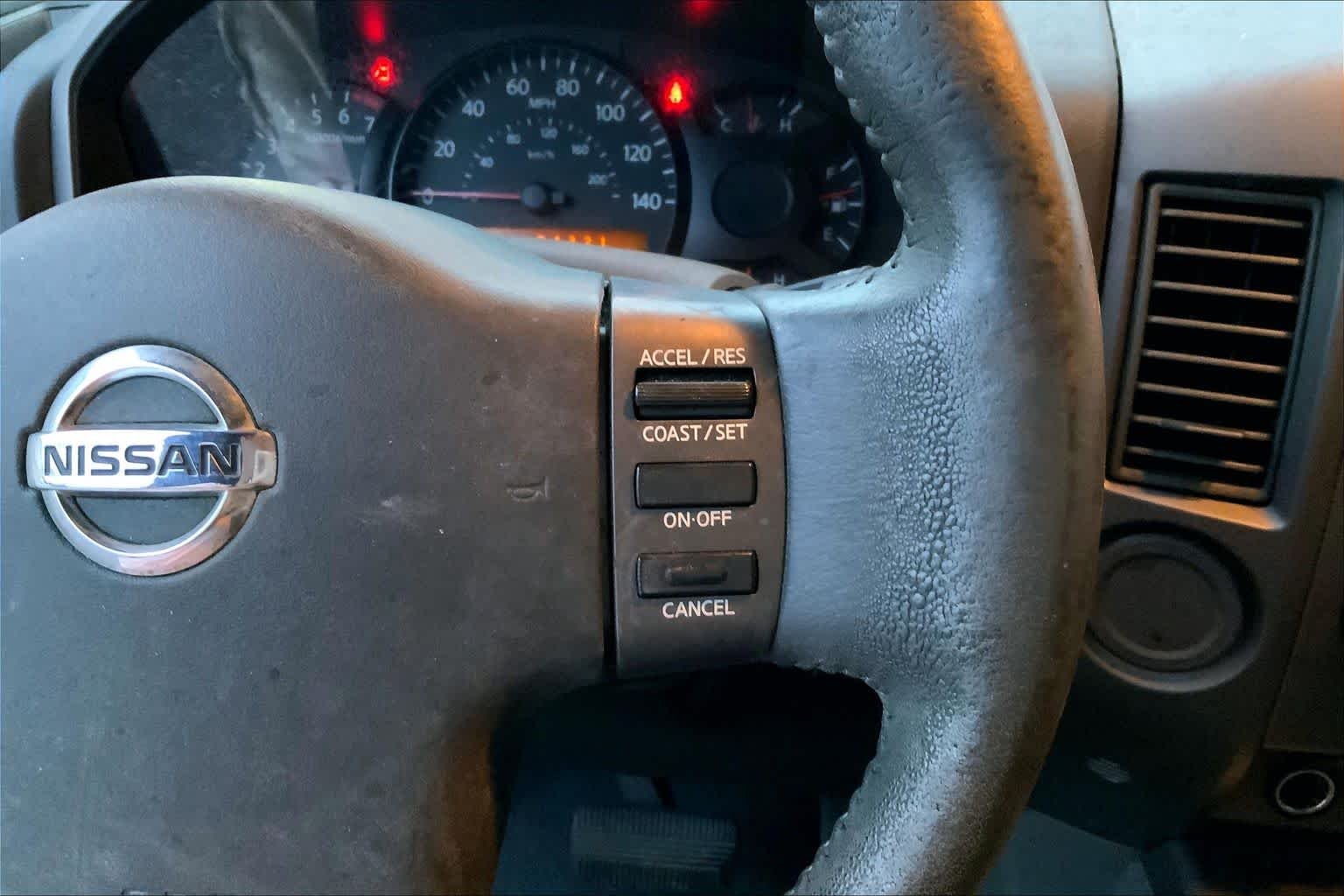 Used 2007 Radiant Silver Nissan SE image 18