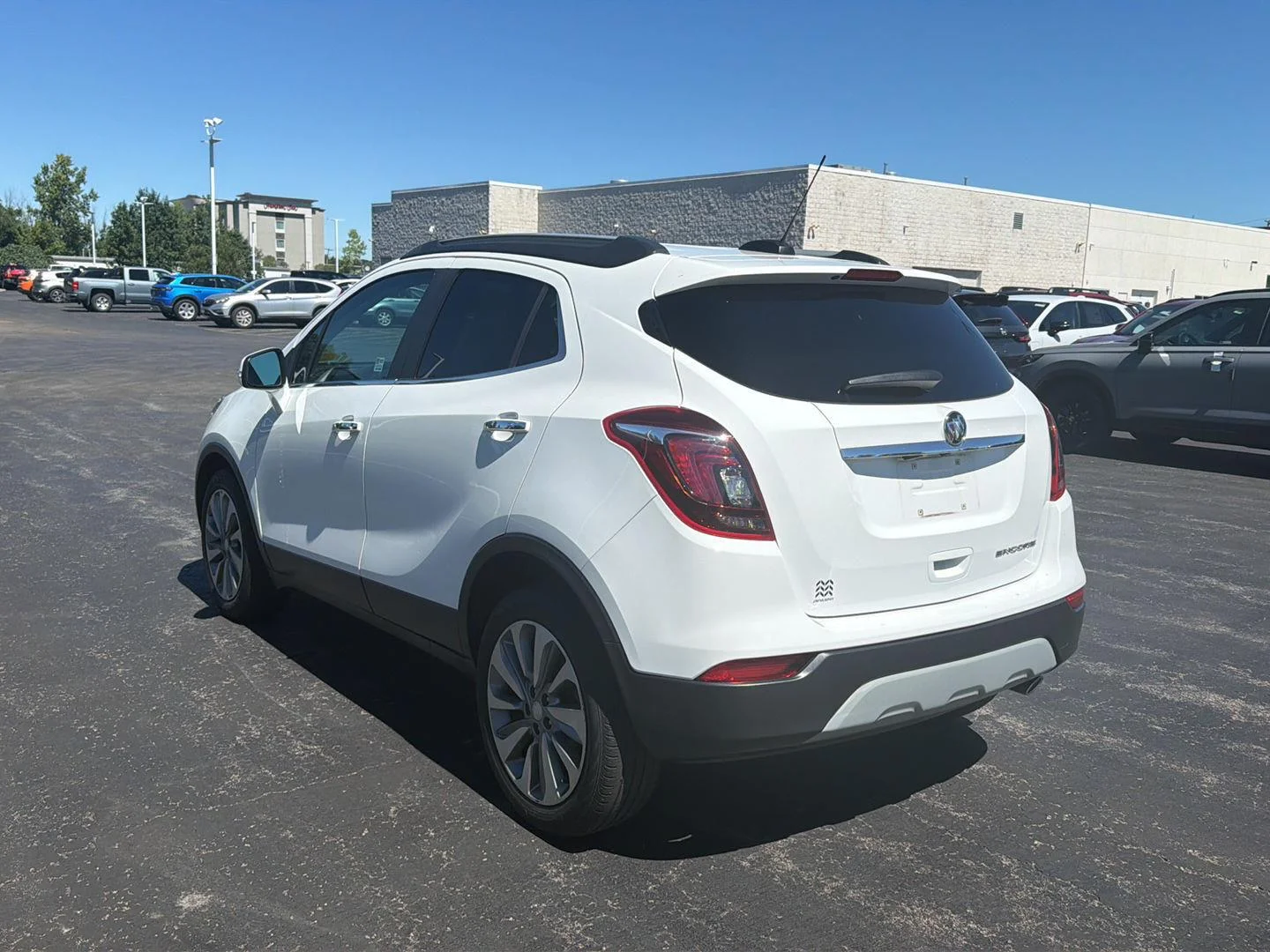 Used 2019 Summit White Buick Preferred image 7