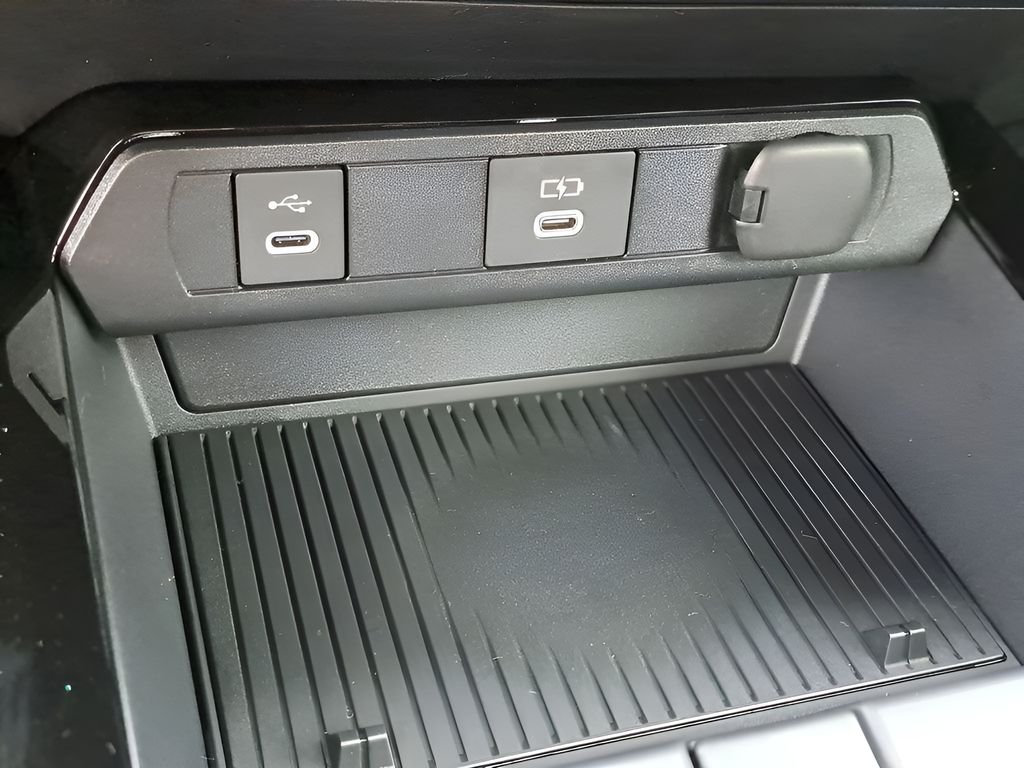 2026 Toyota Prius Plug-in Hybrid XSE - Photo 25