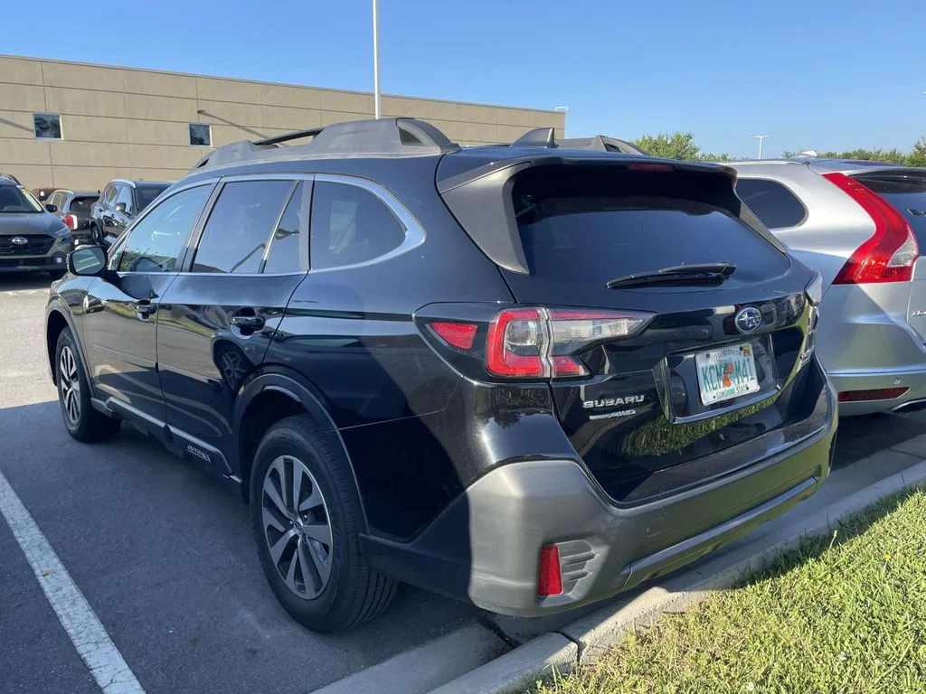 Used 2021 Crystal Black Silica Subaru Premium image 3