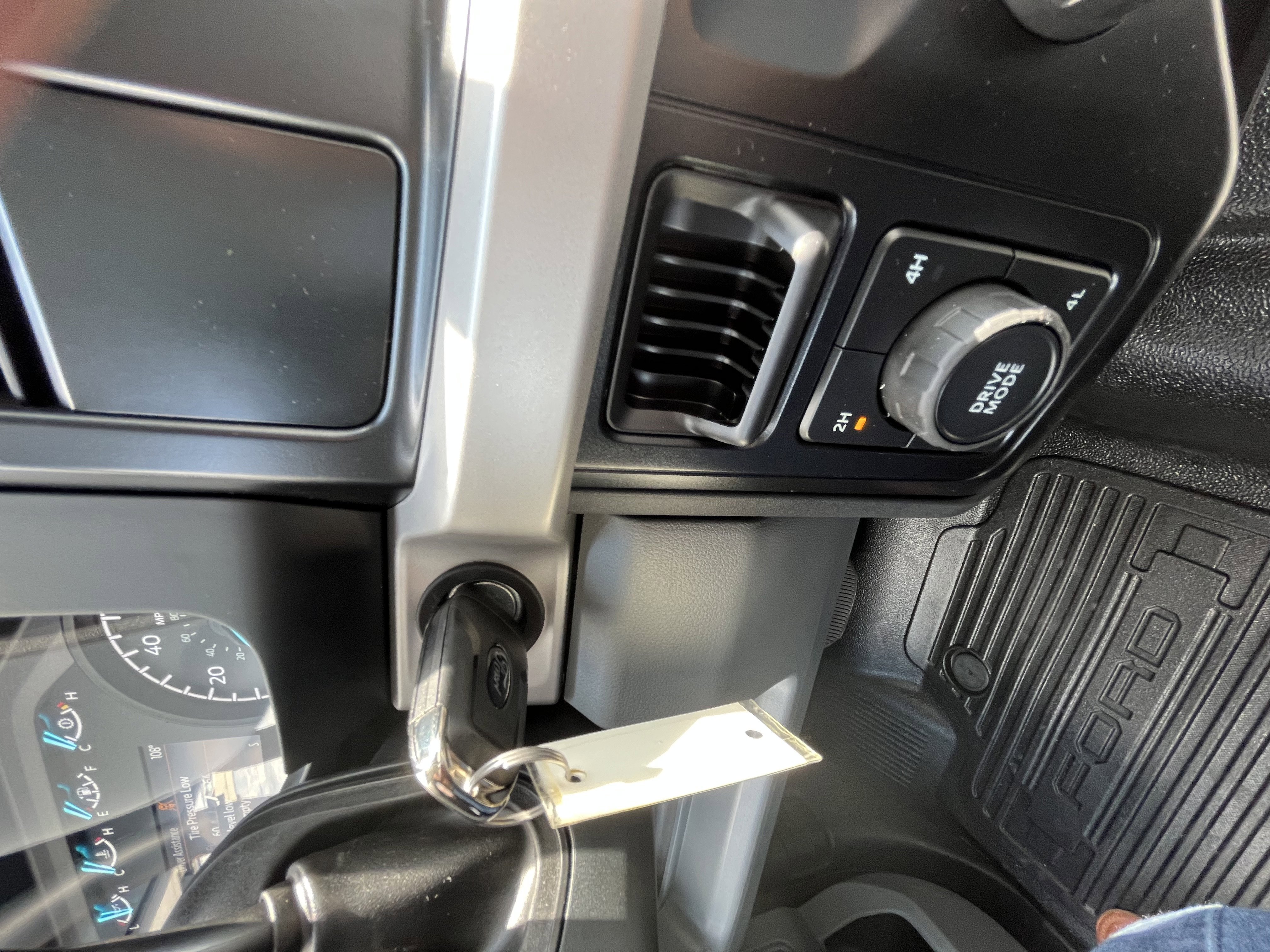 2025 Ford F-350 Super Duty Chassis Cab XL - Photo 16