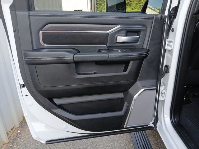 New 2026 Bright White Clear-Coat Exterior Paint RAM Laramie image 23