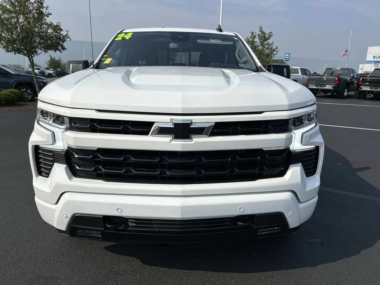 Used 2024 Summit White Chevrolet RST image 14