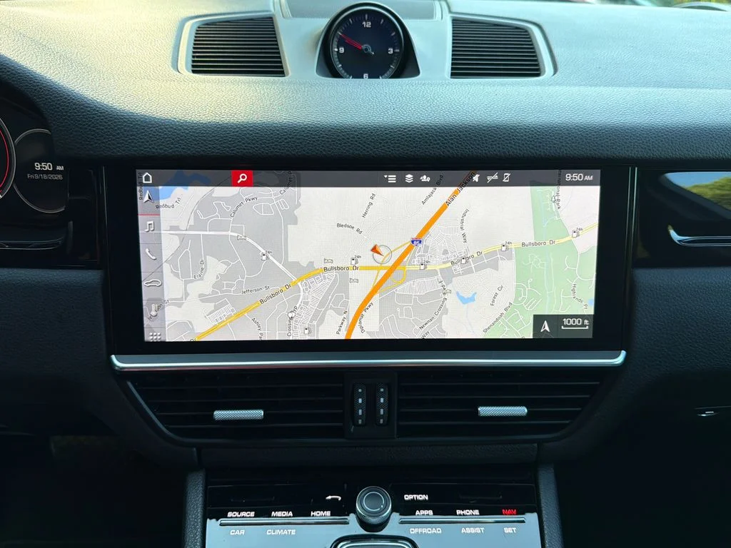 Used 2020  Porsche Base image 29