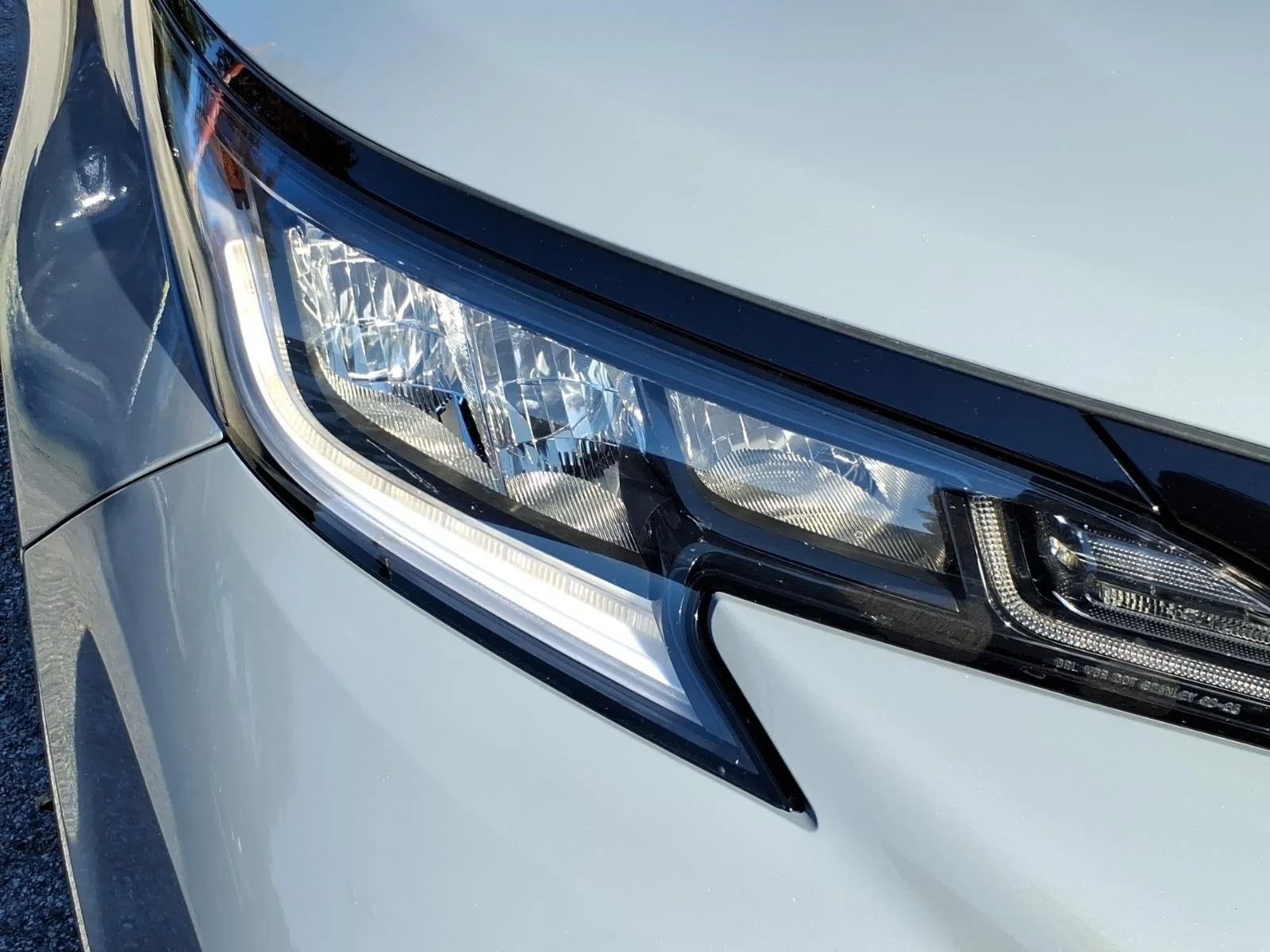 Used 2025 Cement Toyota XSE image 6
