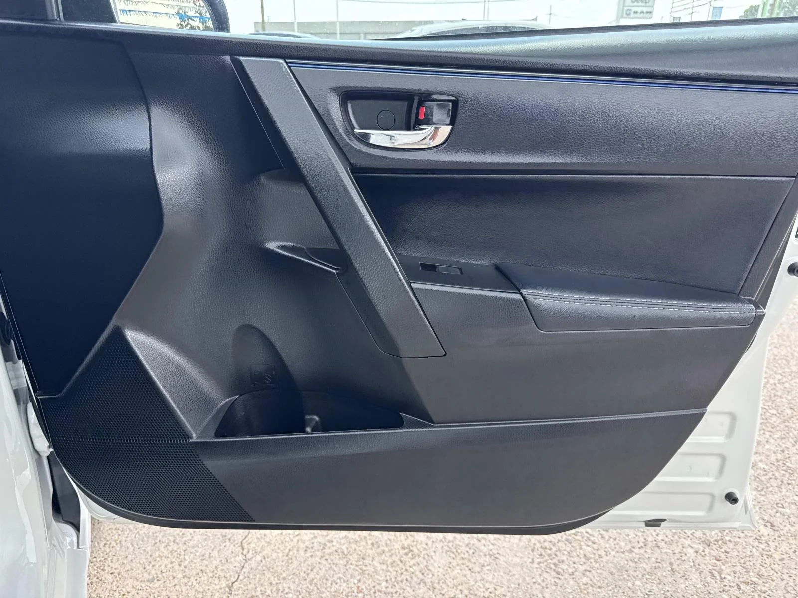 Used 2019 Super White Toyota LE image 13