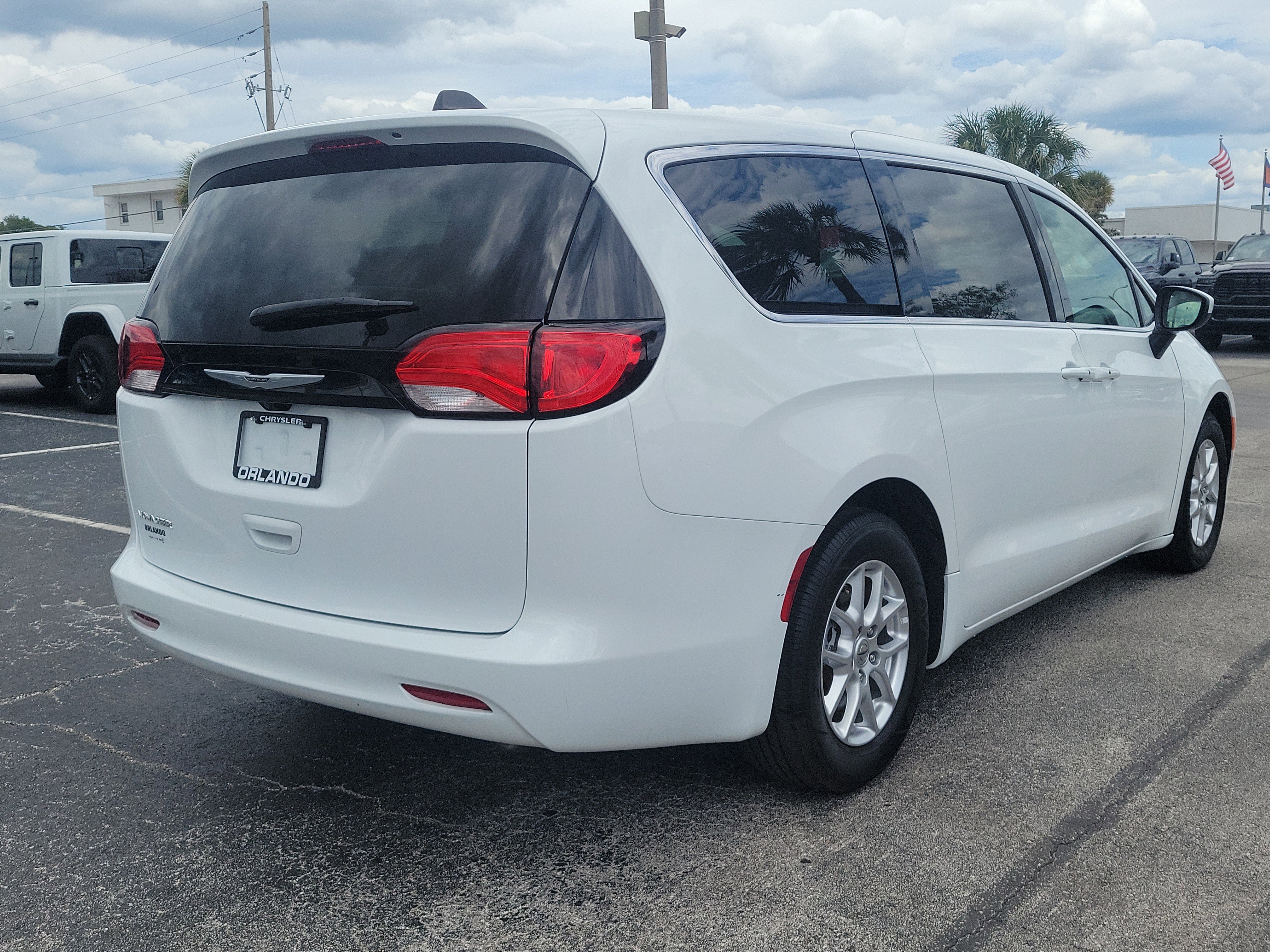 Used 2023 Bright White Clearcoat Chrysler LX image 6