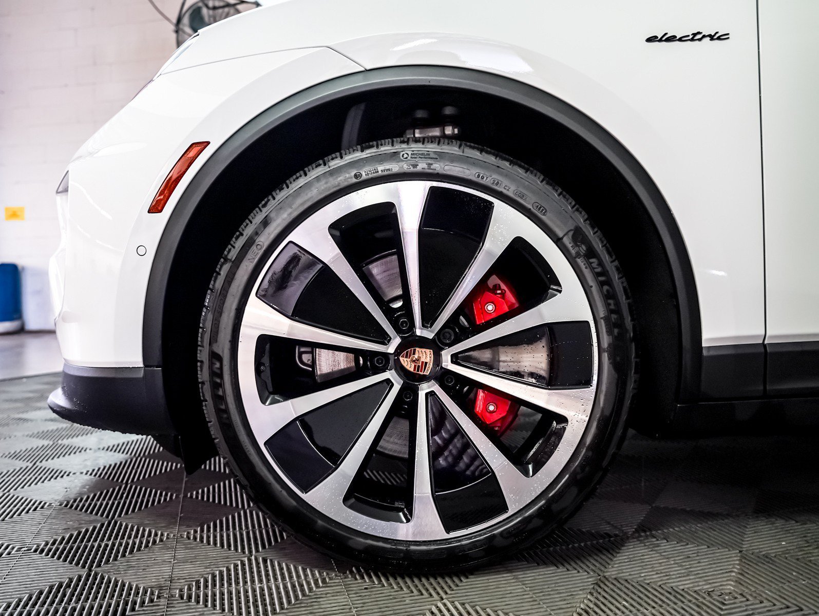 2026 Porsche Macan S - Photo 13