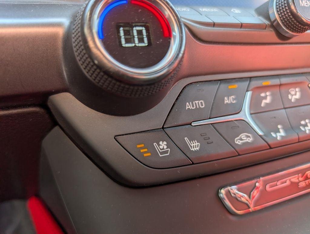 Used 2015 Arctic White Chevrolet Stingray image 19