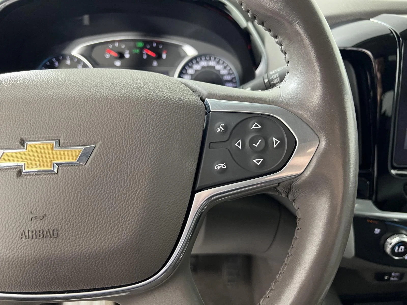 Used 2020 Mosaic Black Metallic Chevrolet Premier image 38