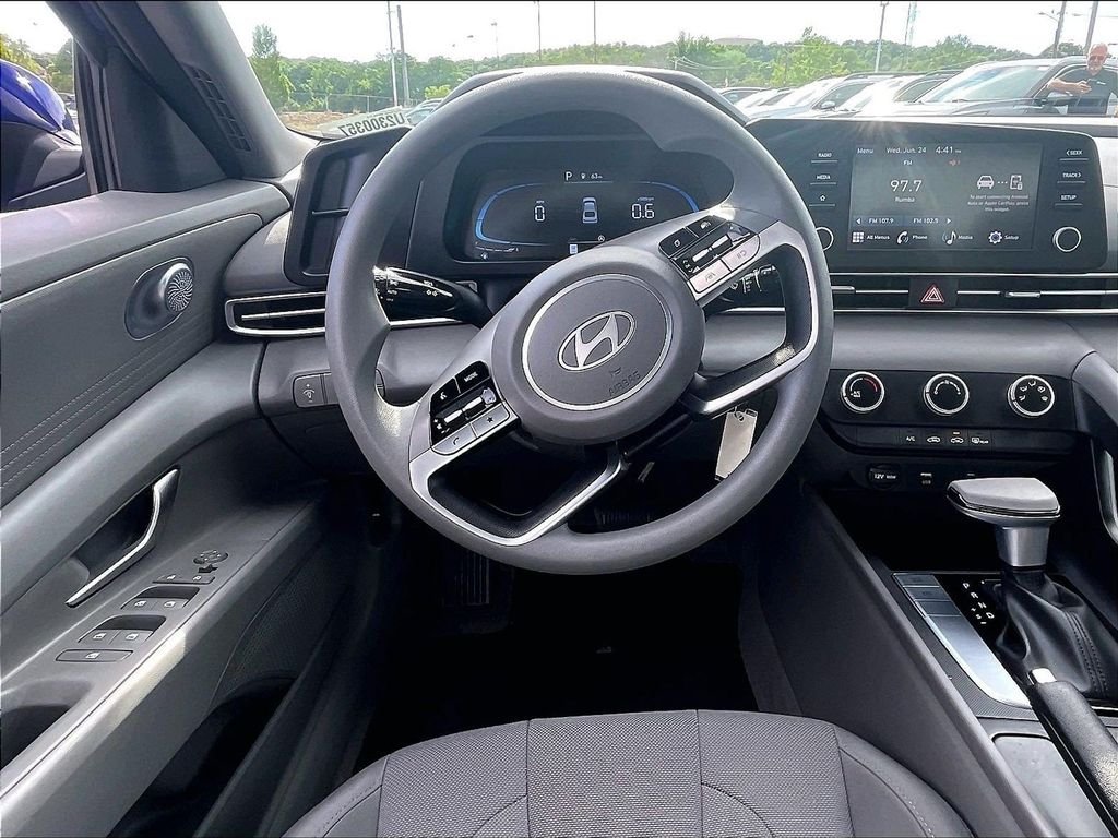 Used 2025 Blue Hyundai SE image 17