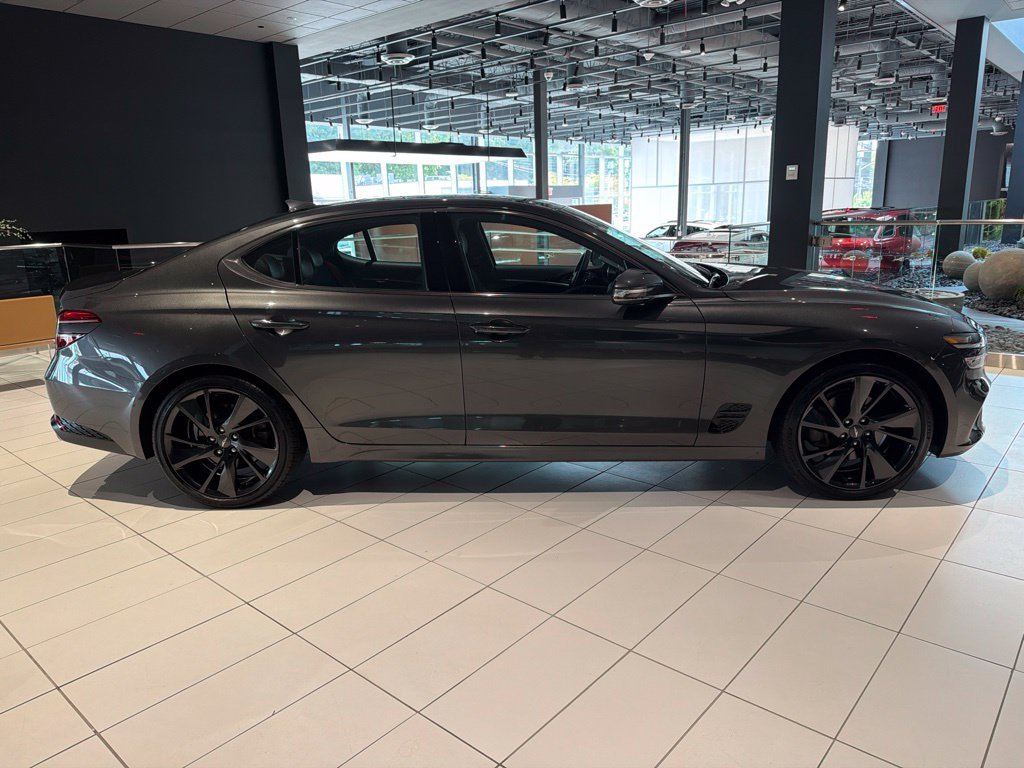 2023 GENESIS G70 Standard - Photo 8