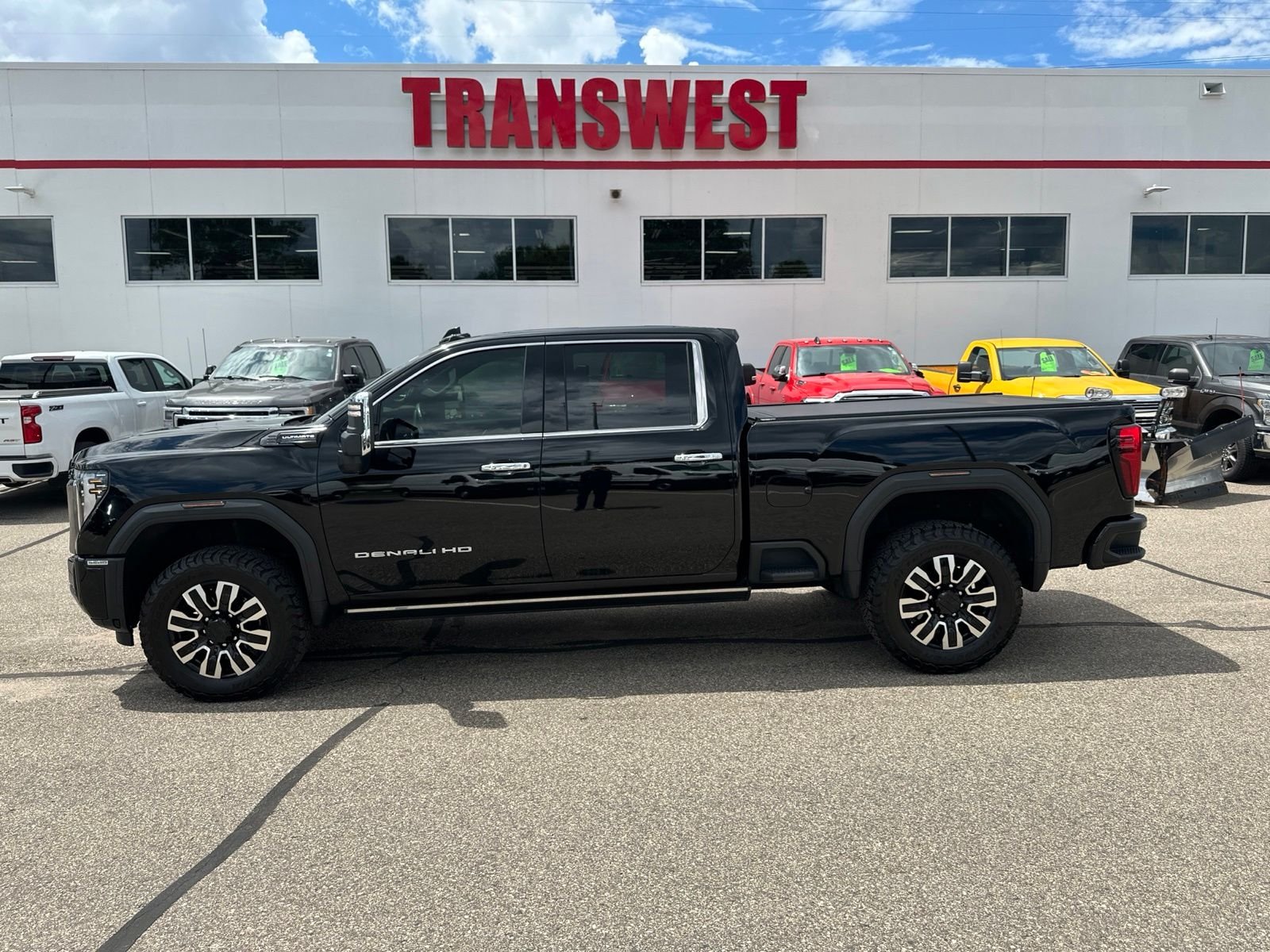 Used 2024 GMC Sierra 3500HD Denali Ultimate with VIN 1GT49YEYXRF364621 for sale in Minneapolis, Minnesota