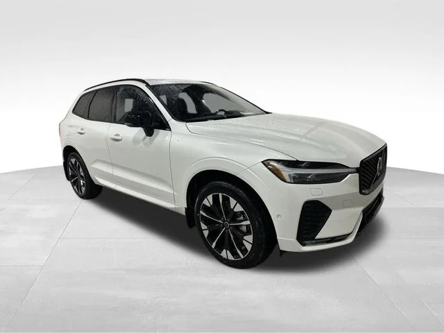 New 2026 Crystal White Volvo Plus image 3