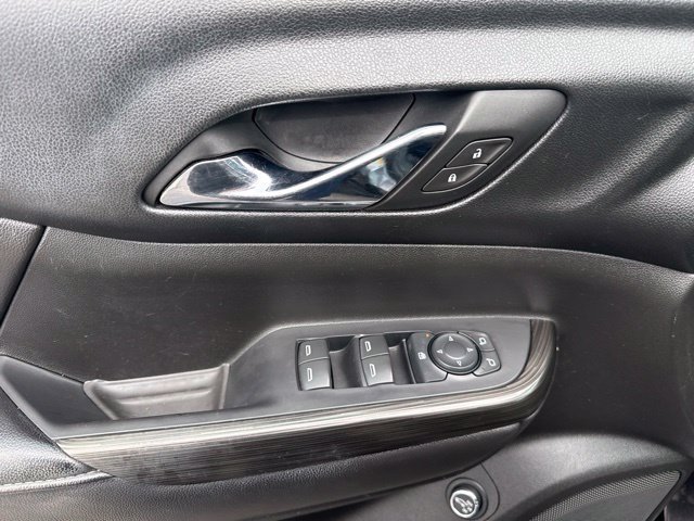 Used 2018 IRIDIUM METALLIC GMC SLT image 10