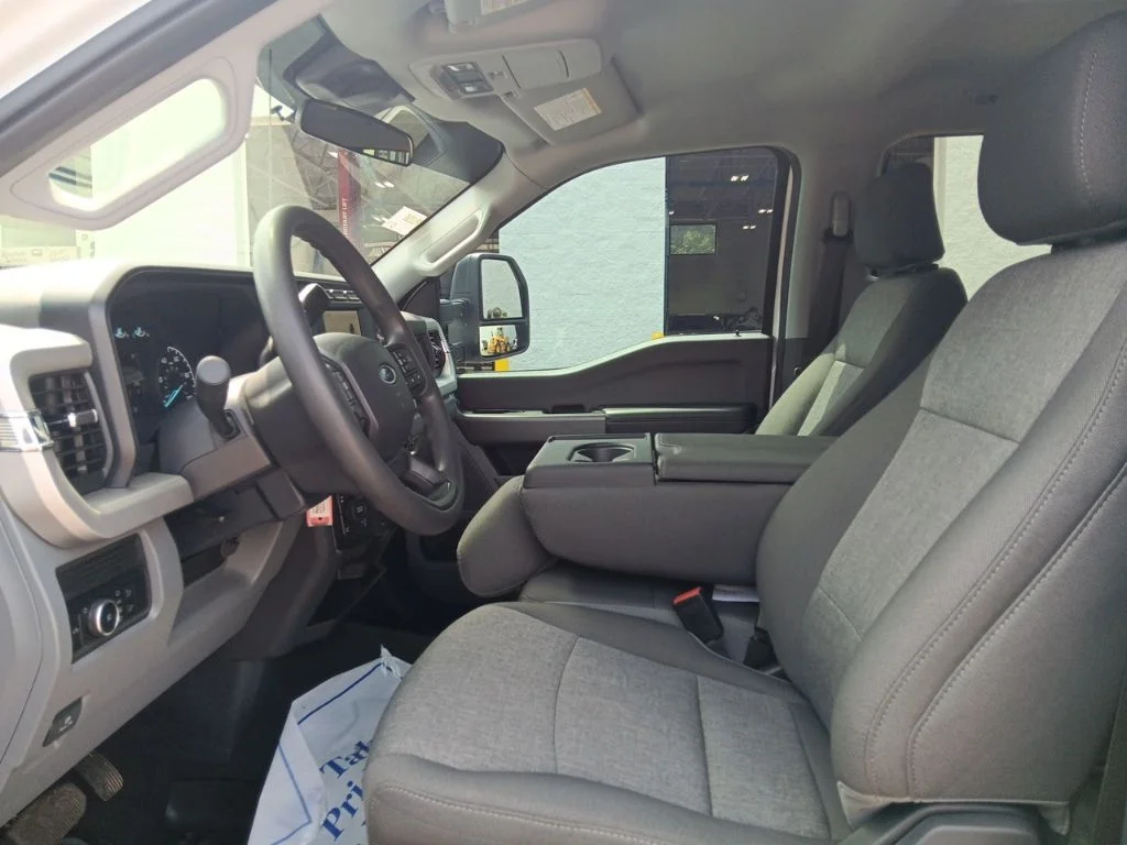 Used 2024 Oxford White Ford XL image 13