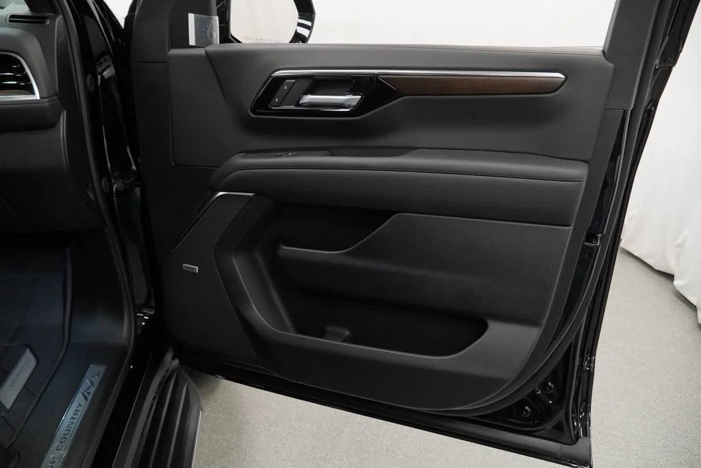 New 2026 Black Chevrolet High Country image 28