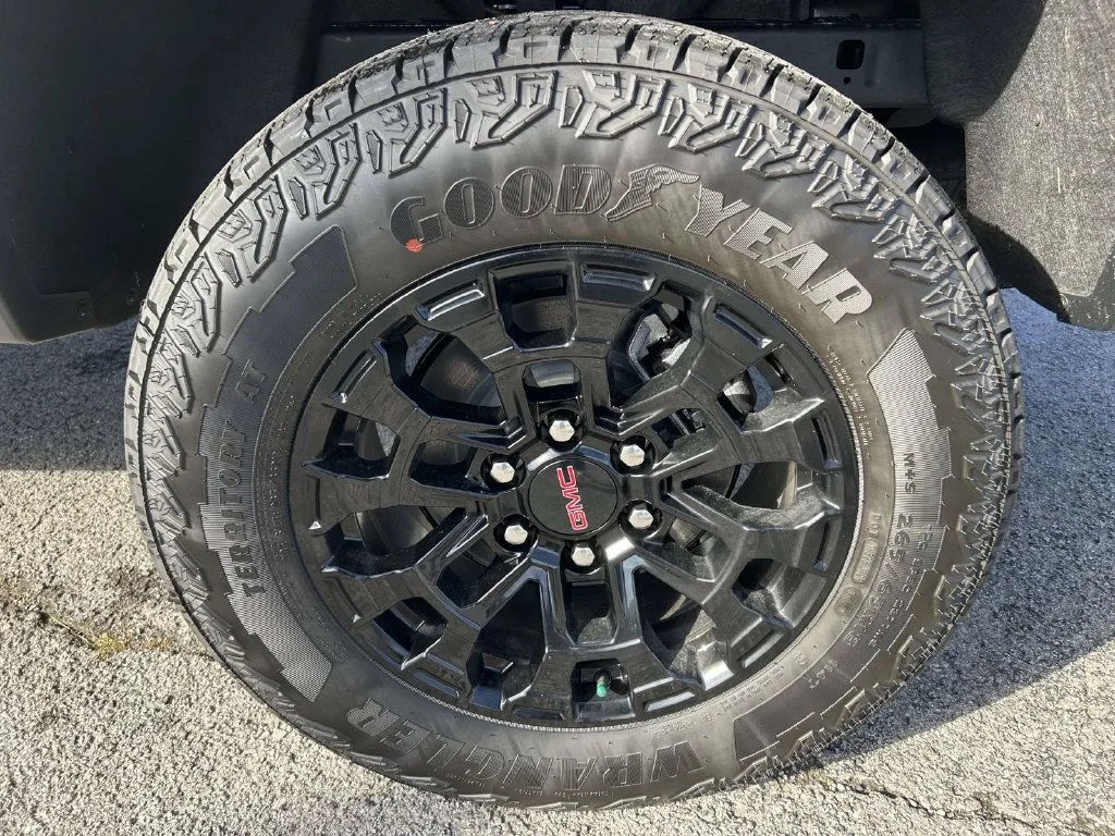 New 2026 Summit White GMC Elevation image 10