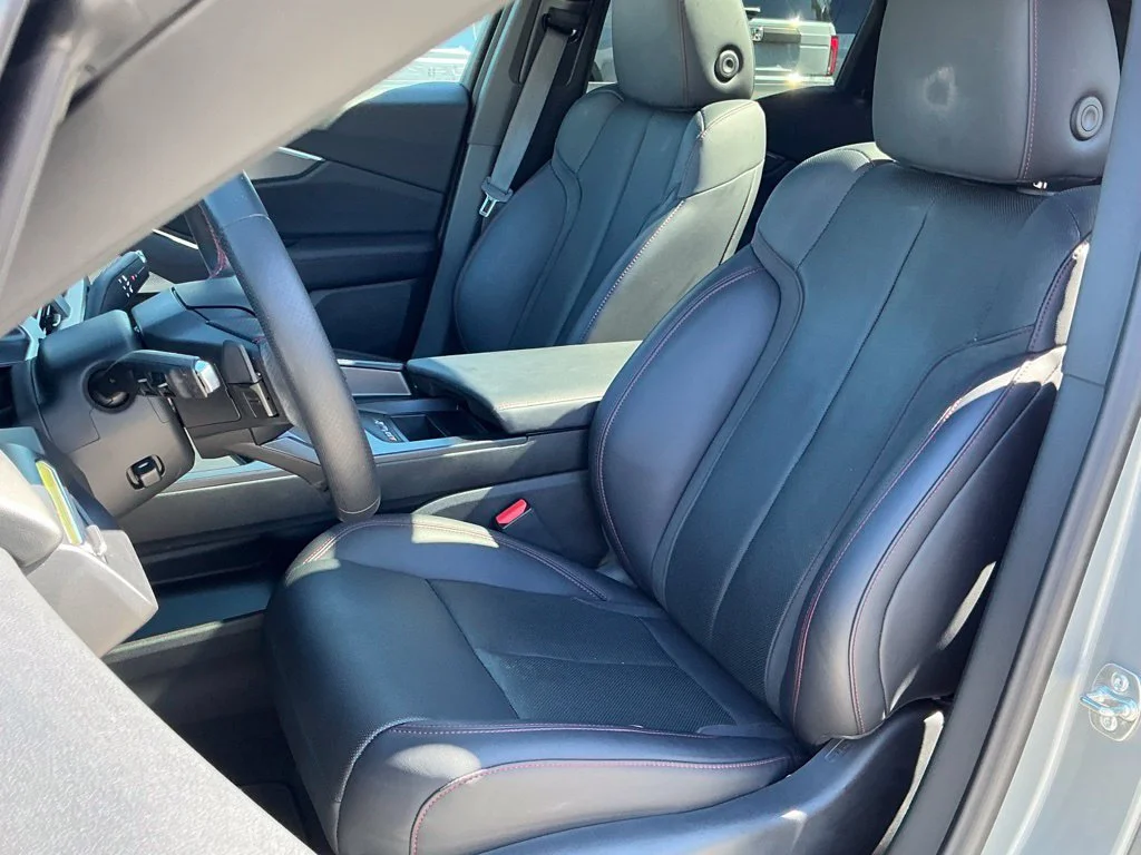 Used 2024  Acura Base image 35