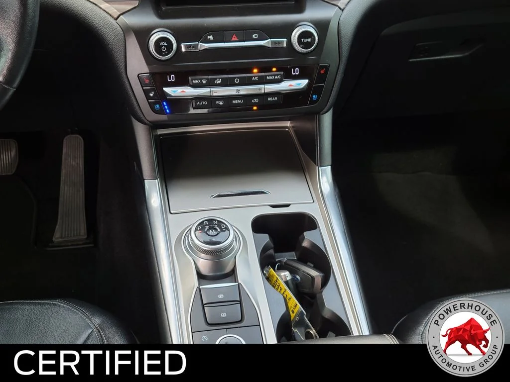 Used 2020 White Ford Limited image 25