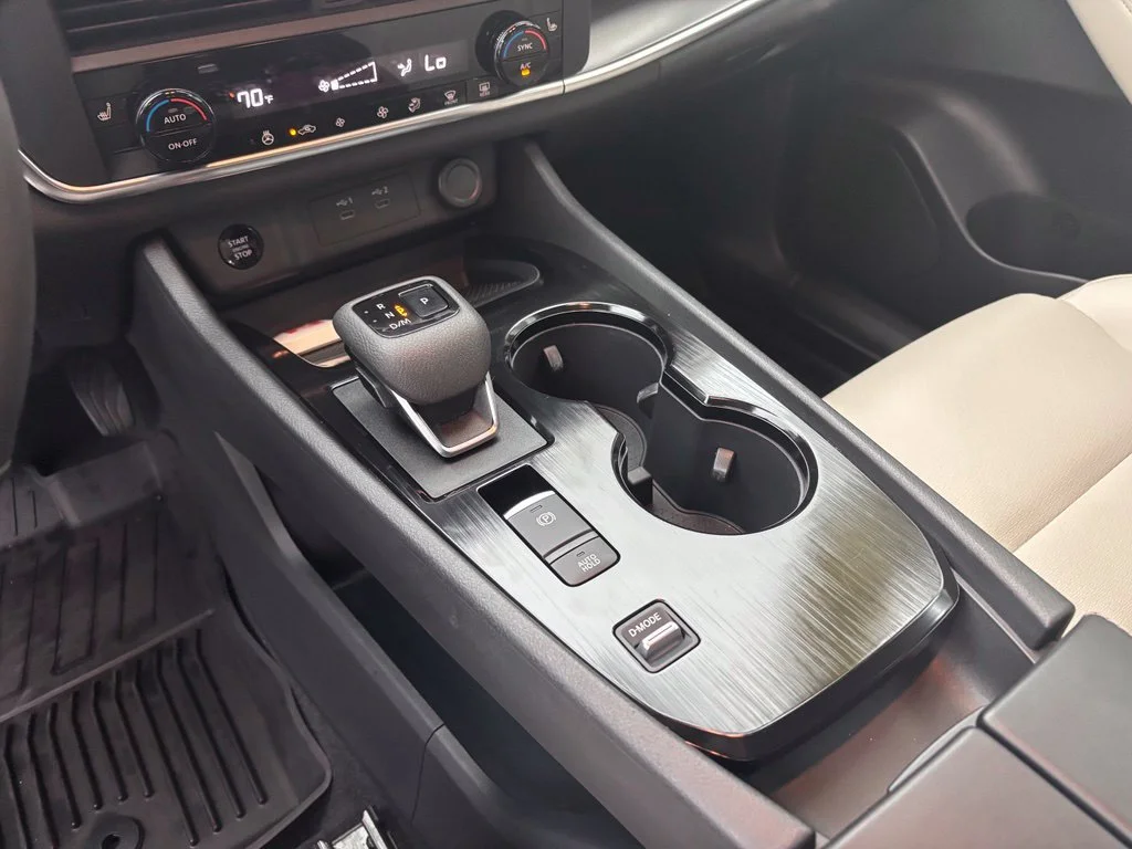 Used 2024 White Nissan SV image 26