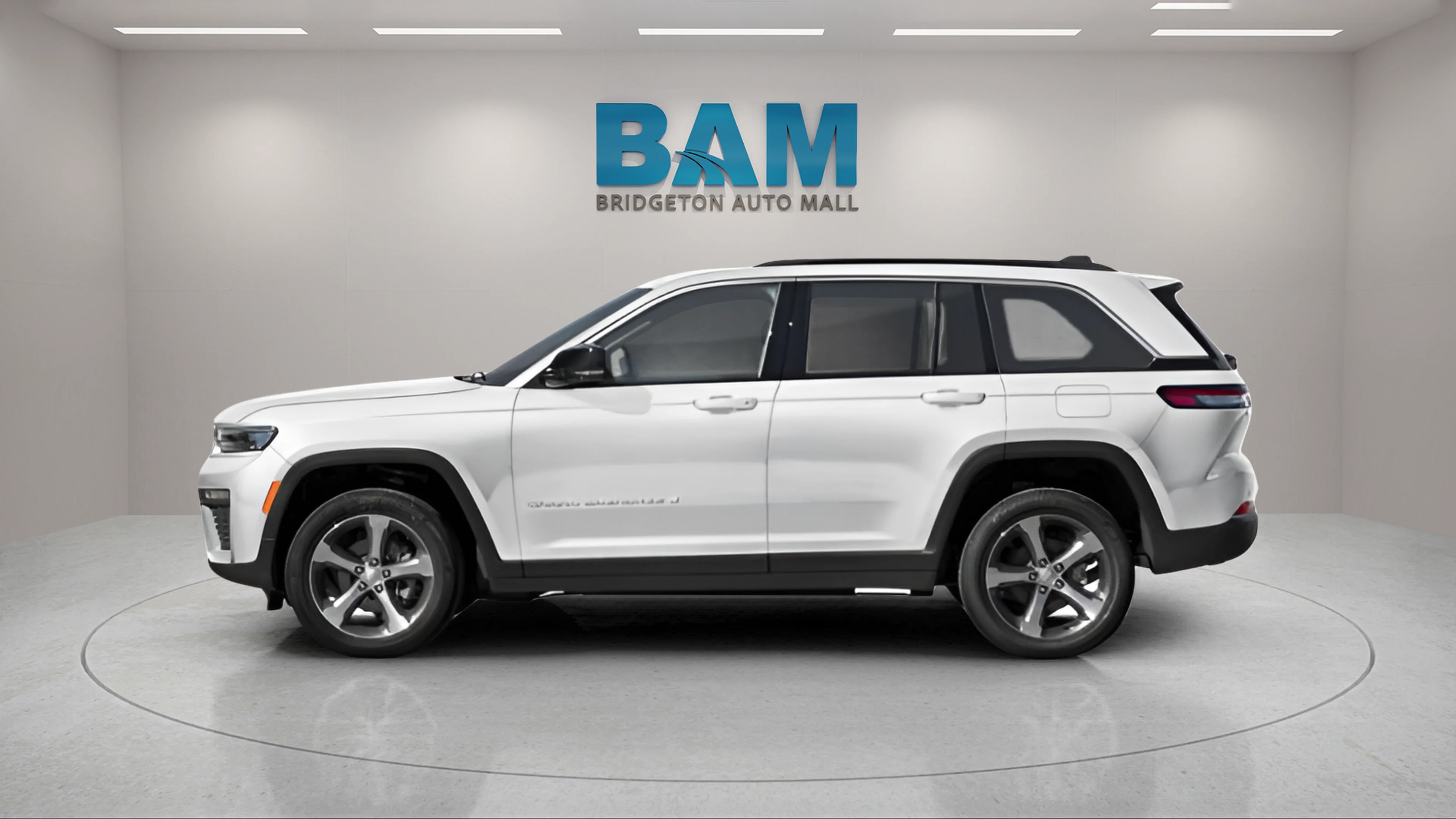 New 2027 Bright White Clear-Coat Paint Jeep Limited image 3