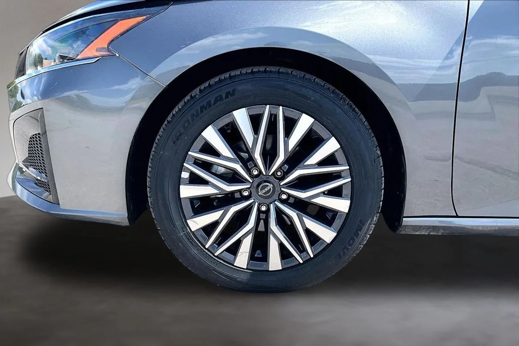 Used 2025 Gray Nissan 2.5 SV image 30