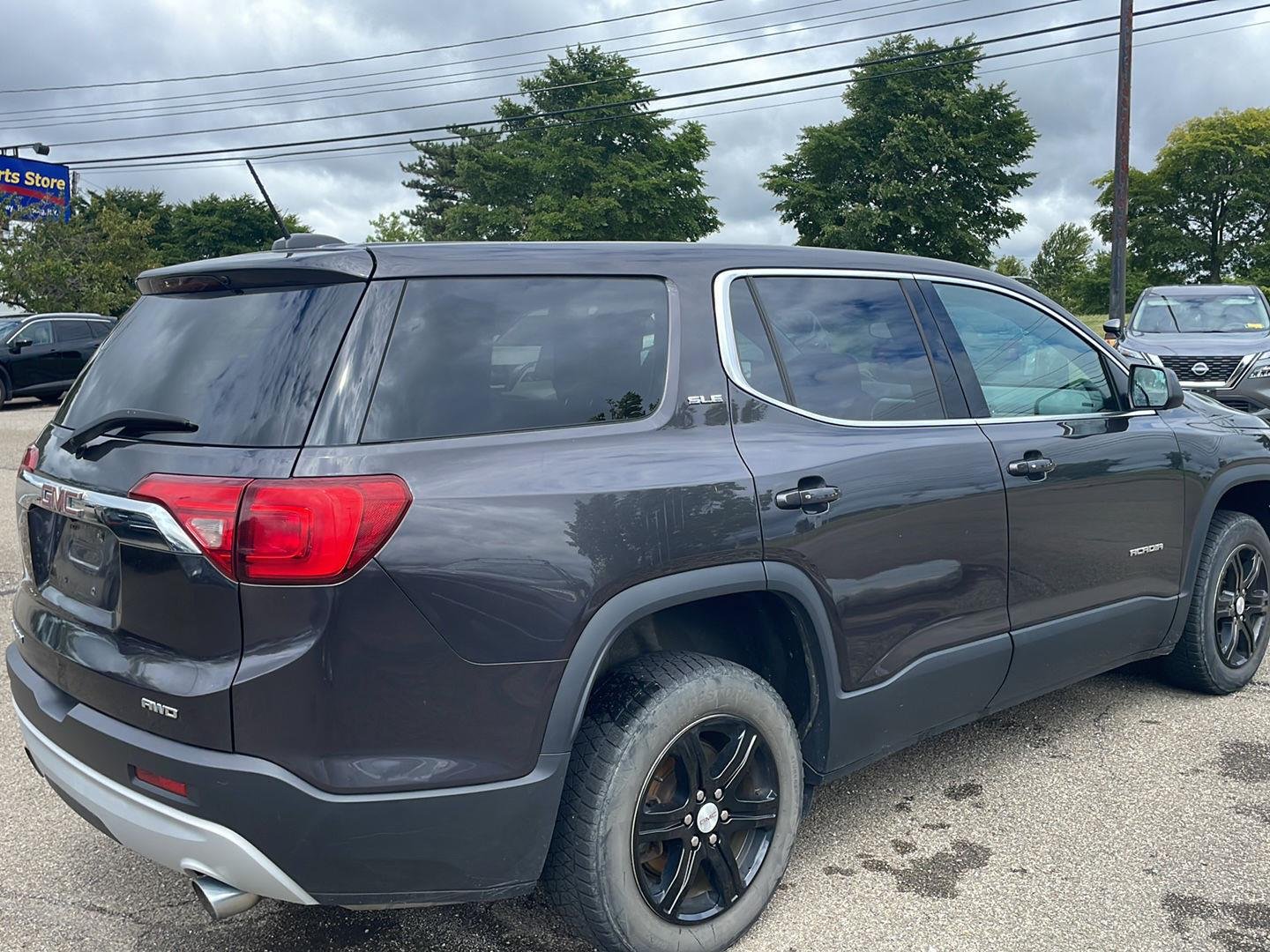 Used 2019 Iridium Metallic GMC SLE image 7