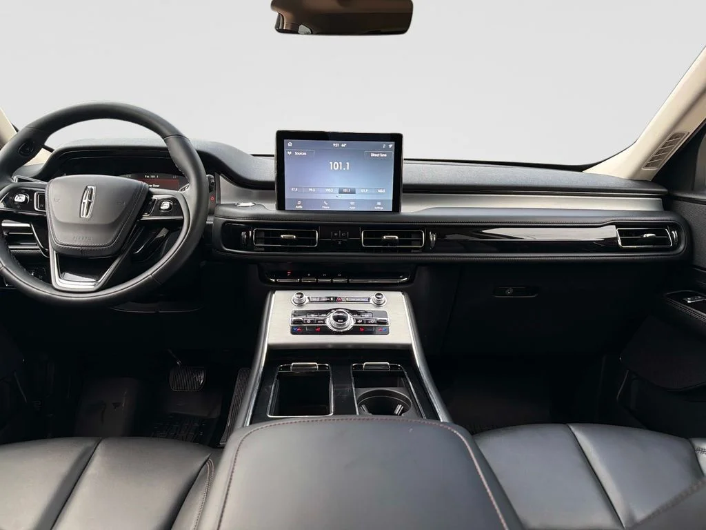 Used 2023 Metallic Lincoln Standard image 18