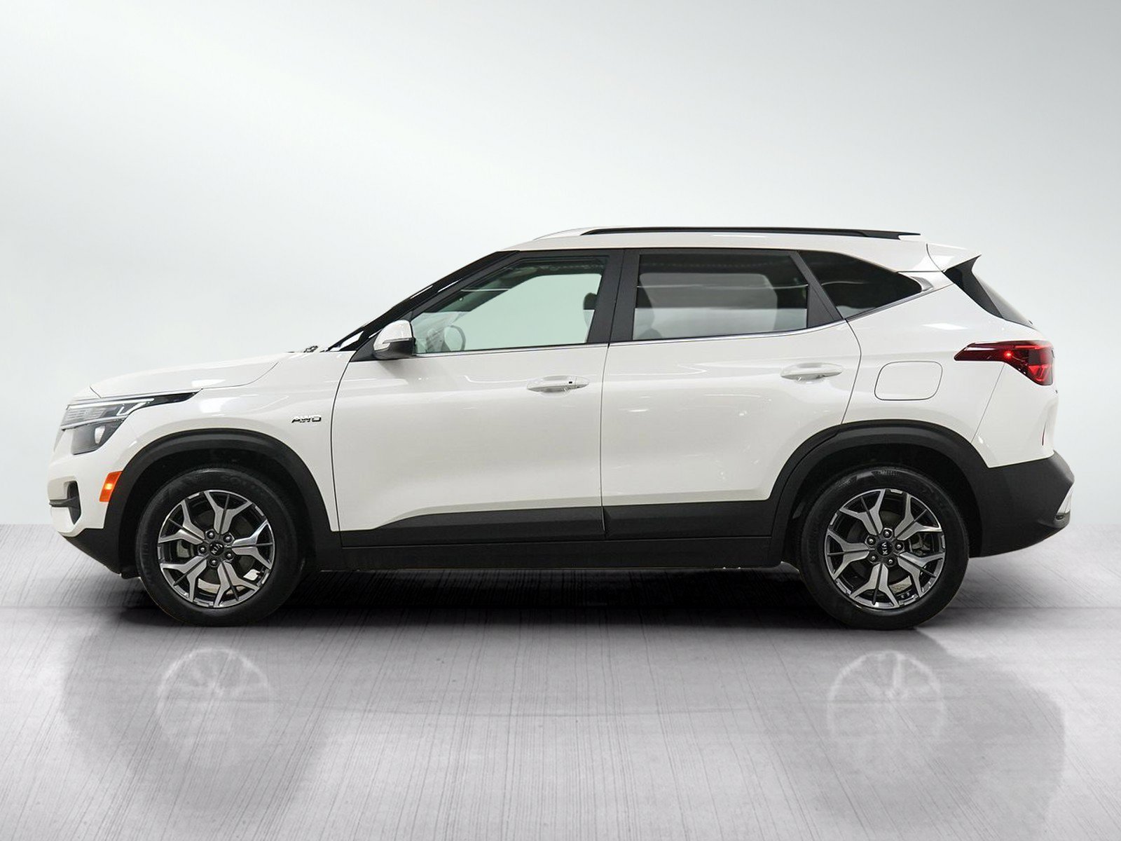 Used 2021 Kia Seltos EX with VIN KNDERCAA6M7201645 for sale in South Saint Paul, Minnesota