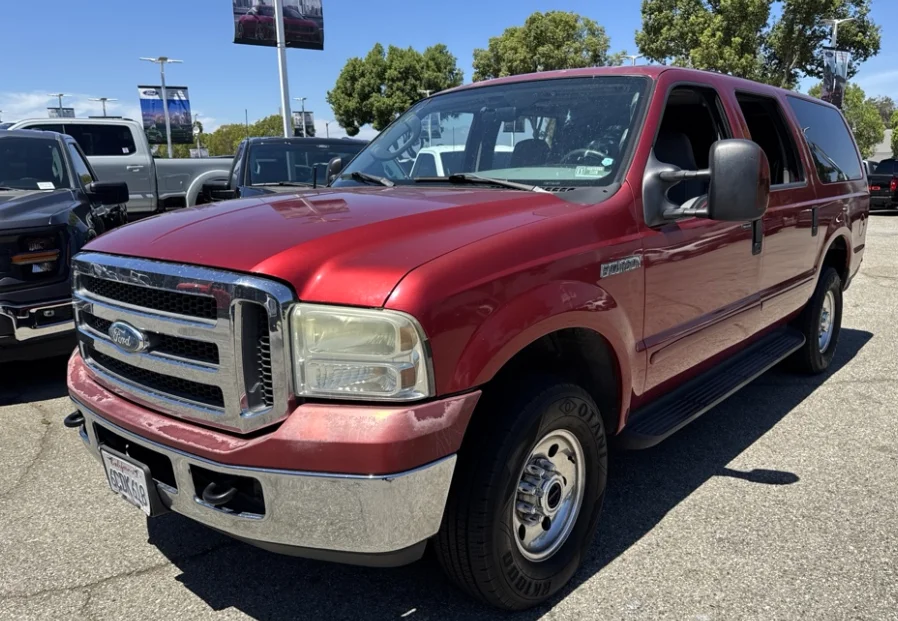 Used 2005 Red Ford XLT image 2