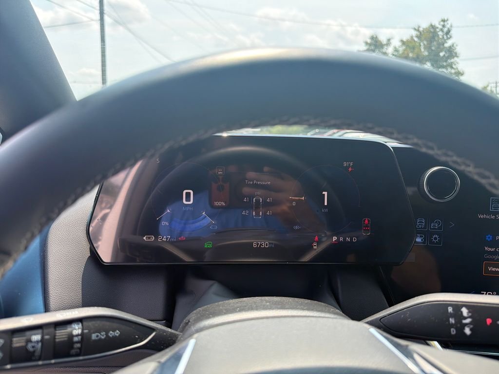 Used 2025 White Chevrolet LT image 19