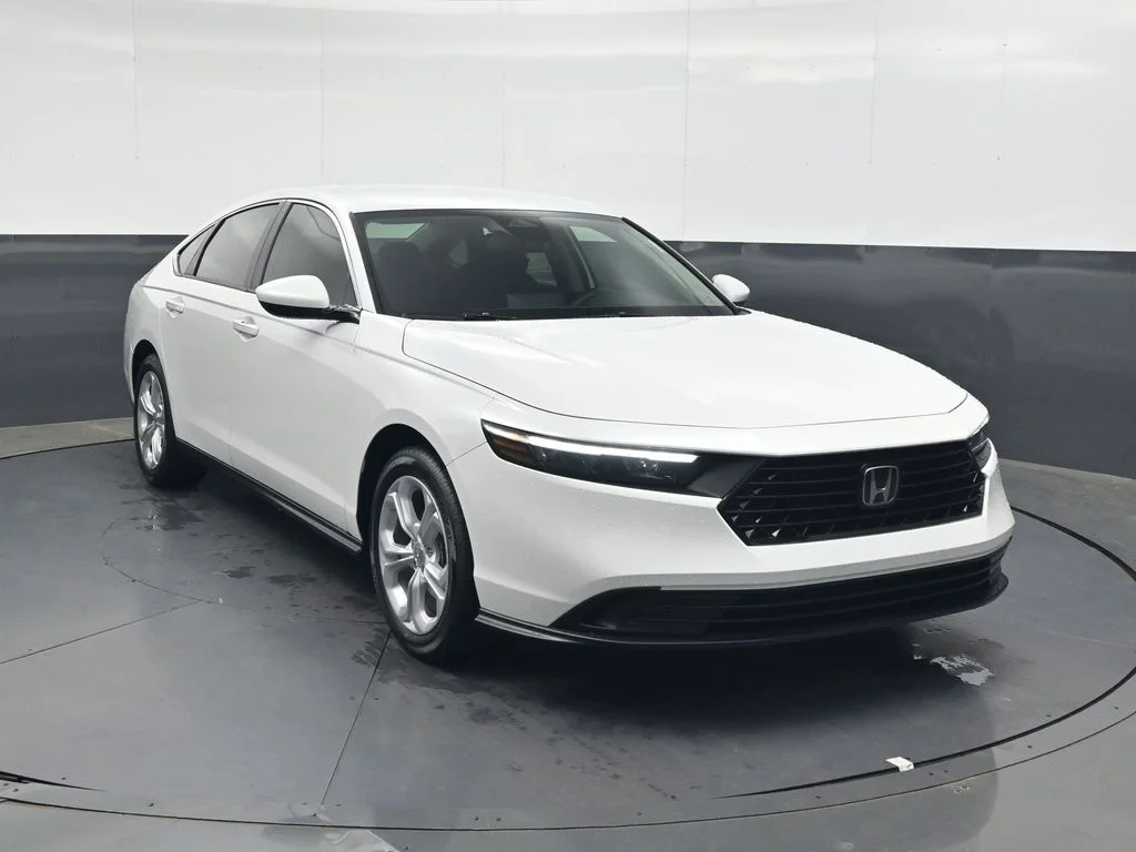 New 2026 Platinum White Pearl Honda LX image 2