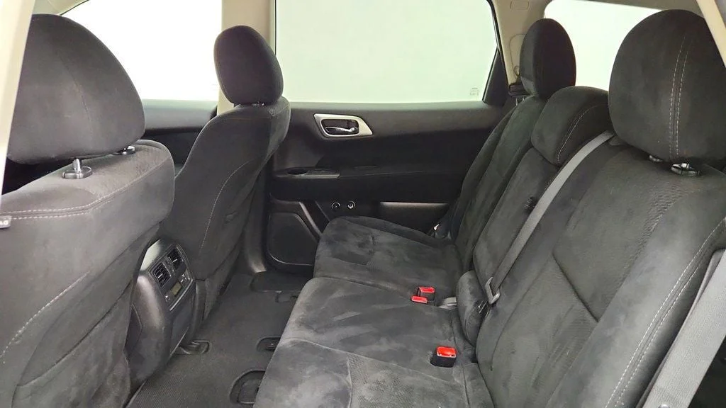 Used 2016 Gun Metallic Nissan 4WD 4dr SV image 19