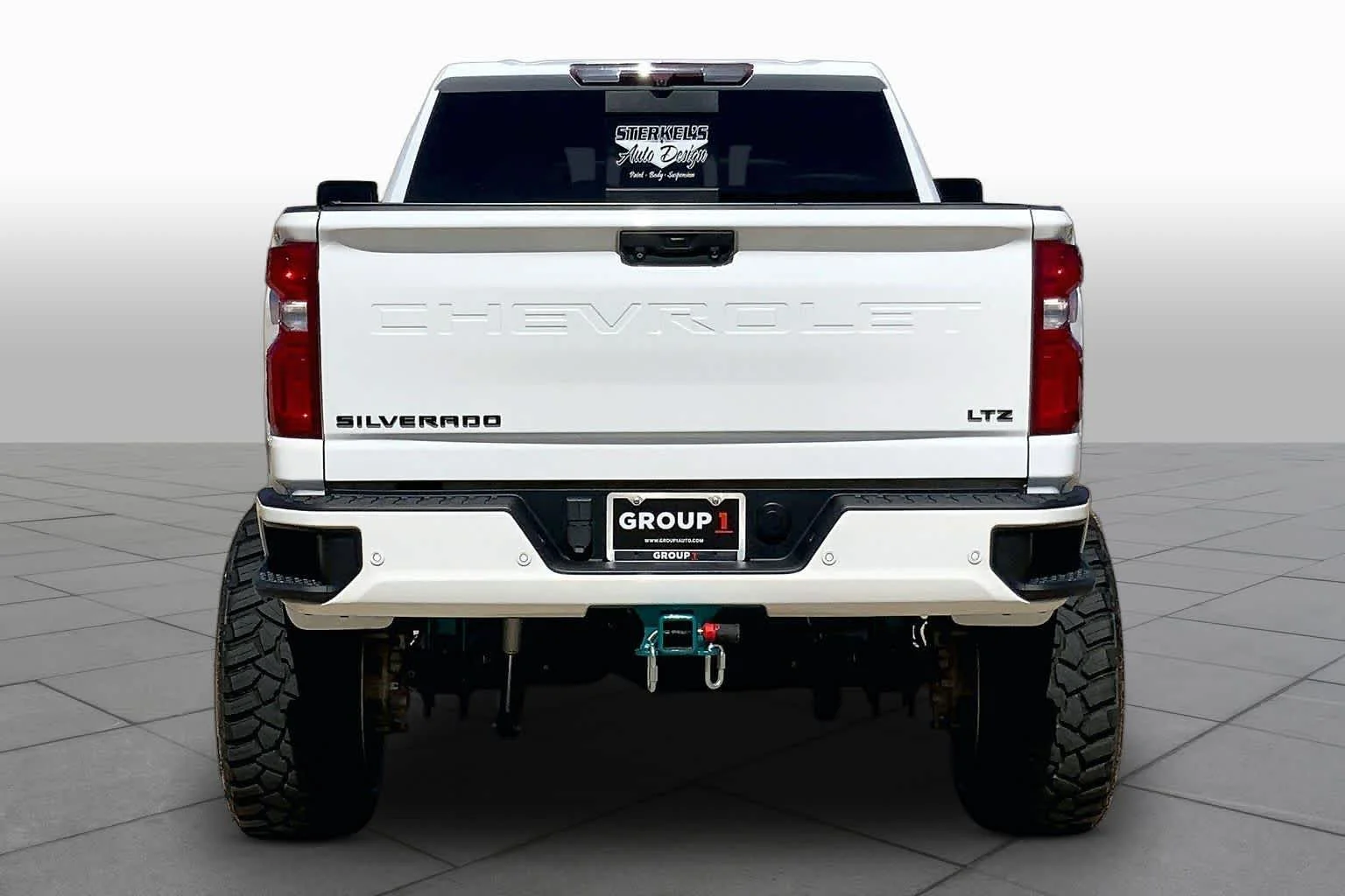 Used 2022 Summit White Chevrolet LTZ image 5