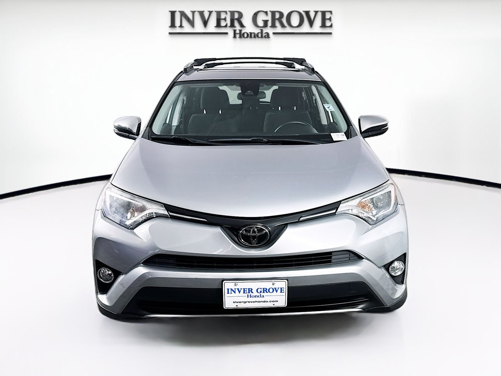 Used 2018 Toyota RAV4 XLE with VIN JTMRFREV7JD236542 for sale in Inver Grove Heights, Minnesota