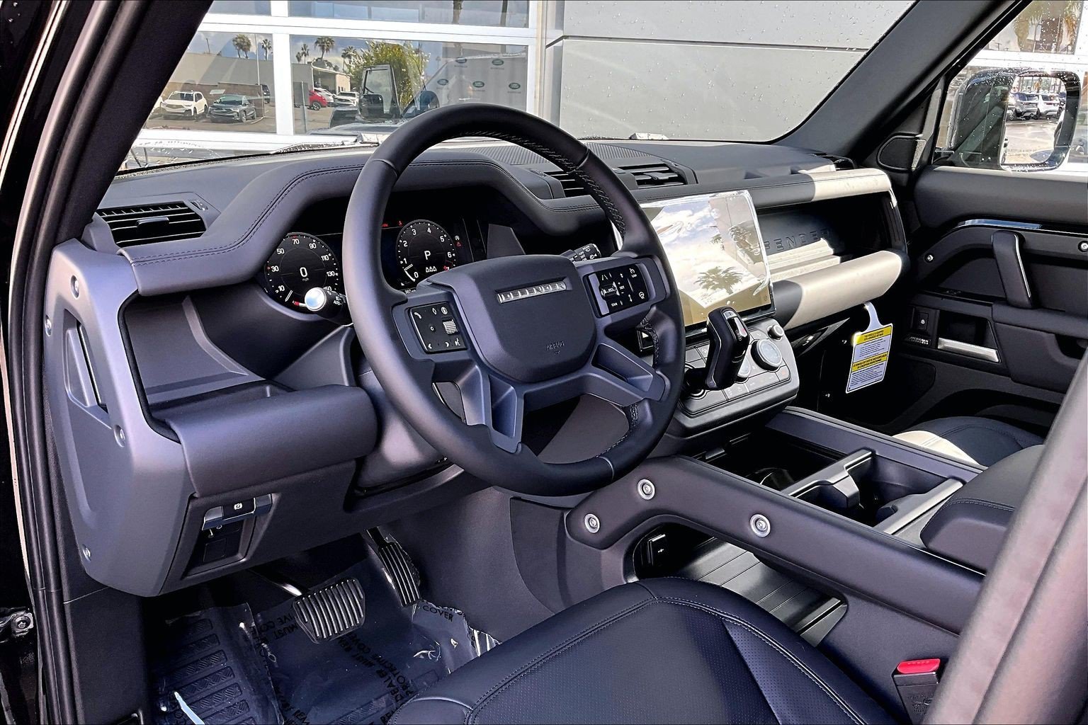 New 2026 Santorini Black Land Rover X-Dynamic SE image 6