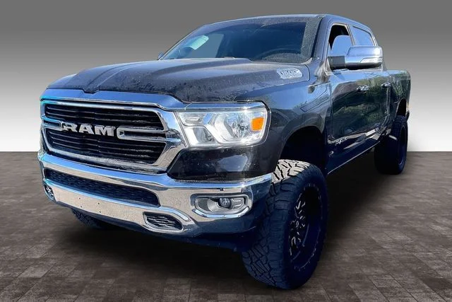 2019 RAM 1500 Big Horn/Lone Star 4x4 Crew Cab 5'7's photo