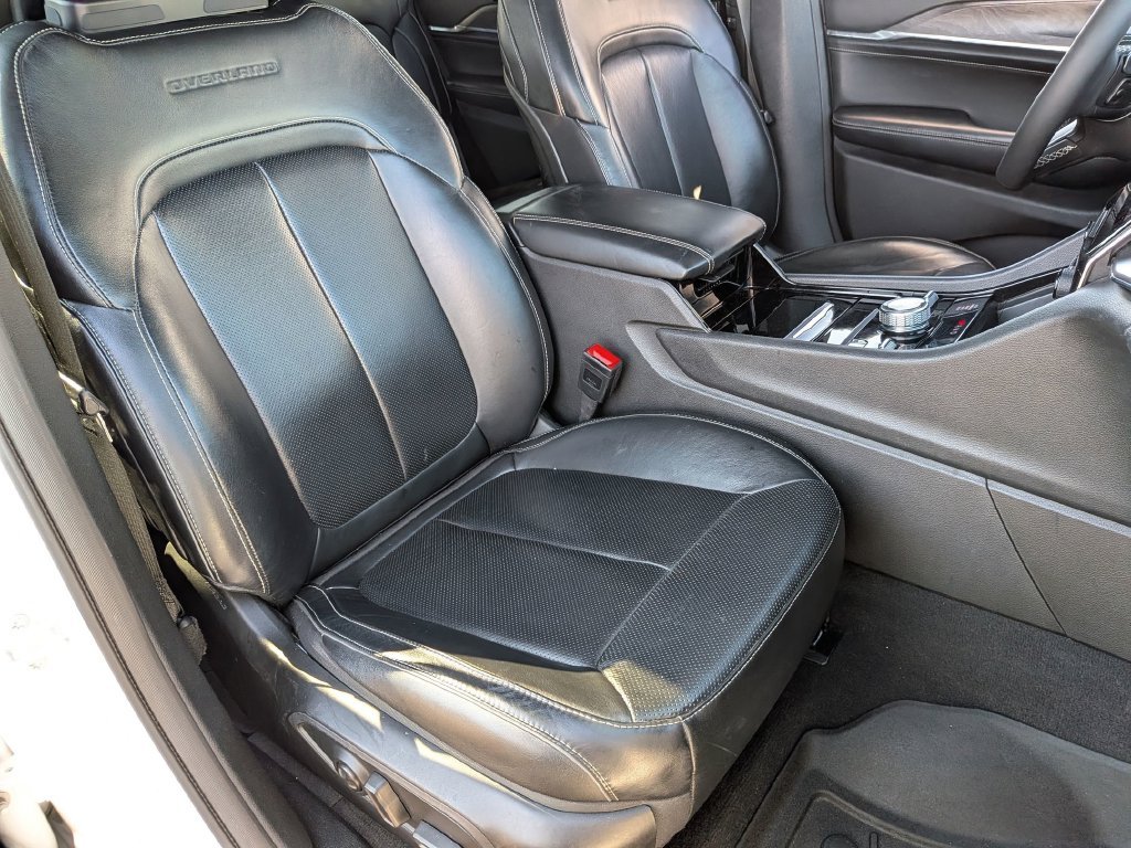 Used 2023 White Jeep Overland image 30