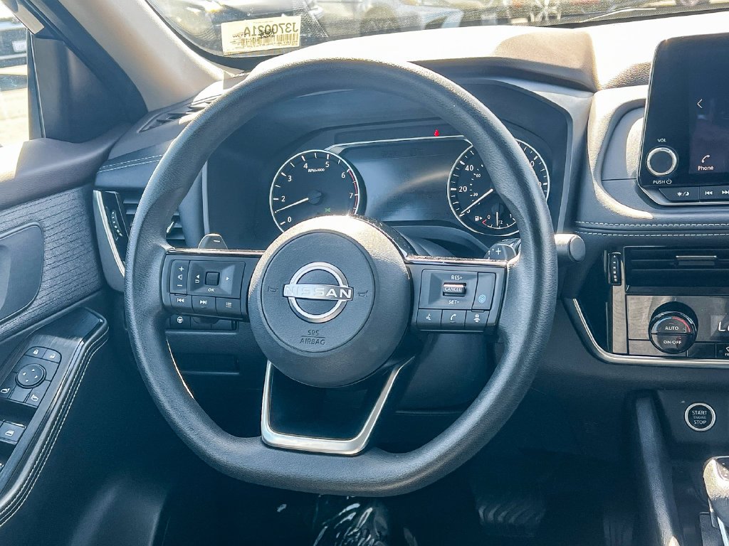 Used 2022 Caspian Blue Metallic Nissan SV image 14