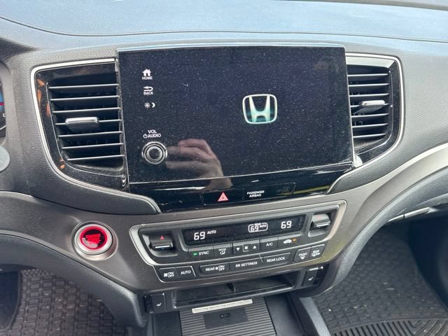 Certified Used 2022 Crystal Black Pearl Honda Special Edition image 19