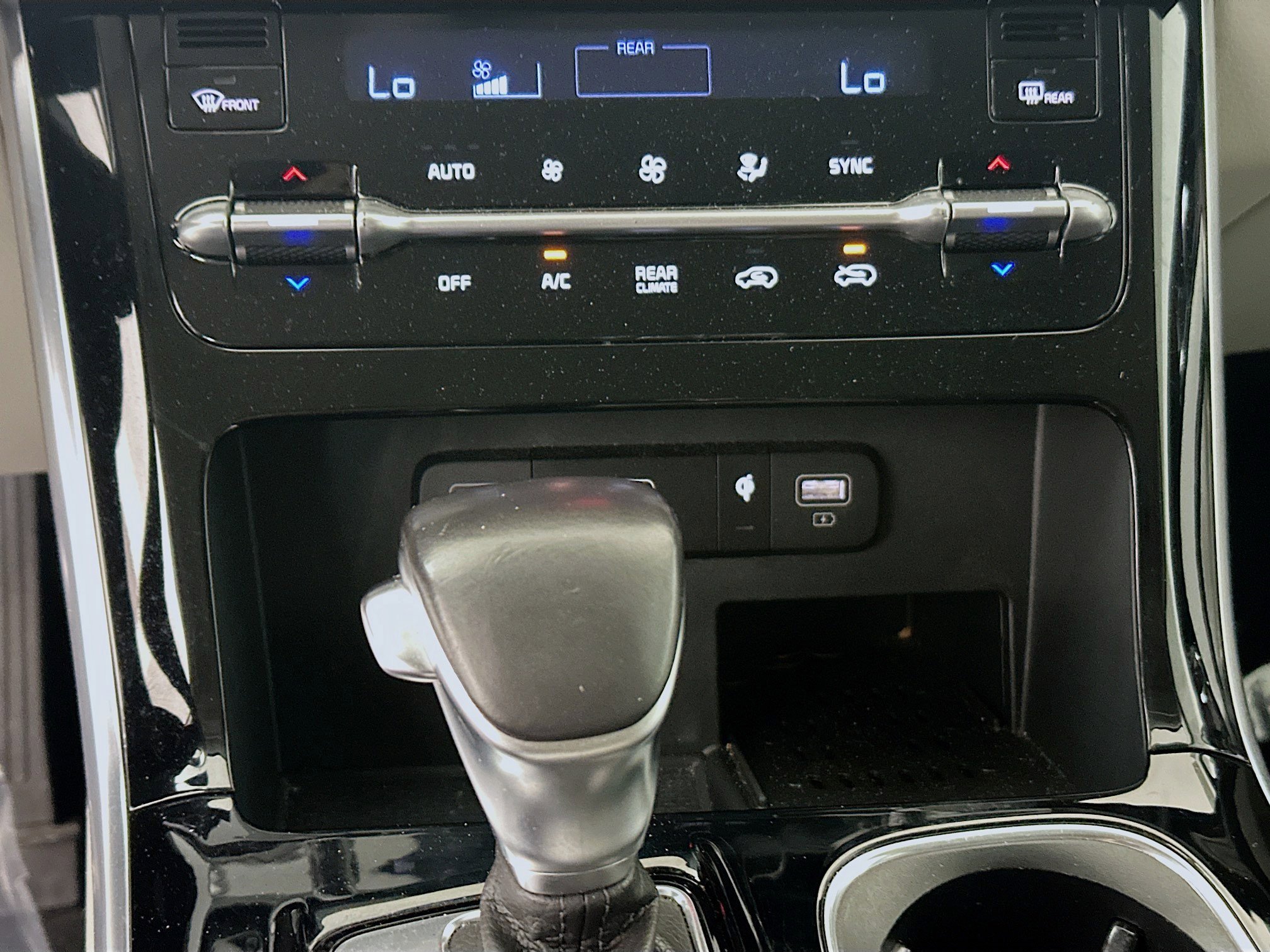 Used 2024 Snow White Pearl Kia EX image 23