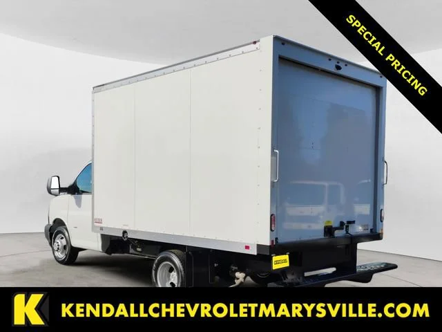 New 2024 Summit White Chevrolet 1WT image 3