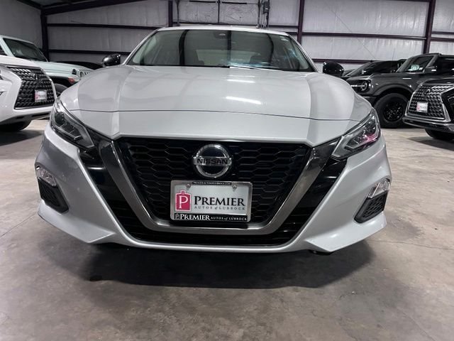 Used 2021 Silver Nissan 2.5 SR image 6