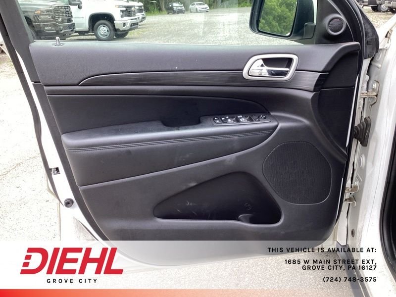 Used 2021 White Jeep Laredo X image 17